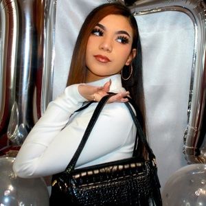 Meet your Posher, Deja-lynn